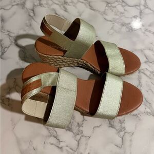 Tommy Bahama Sakura Women's 7.5 Elastic Wedge Sandals Espadrille Metallic Gold